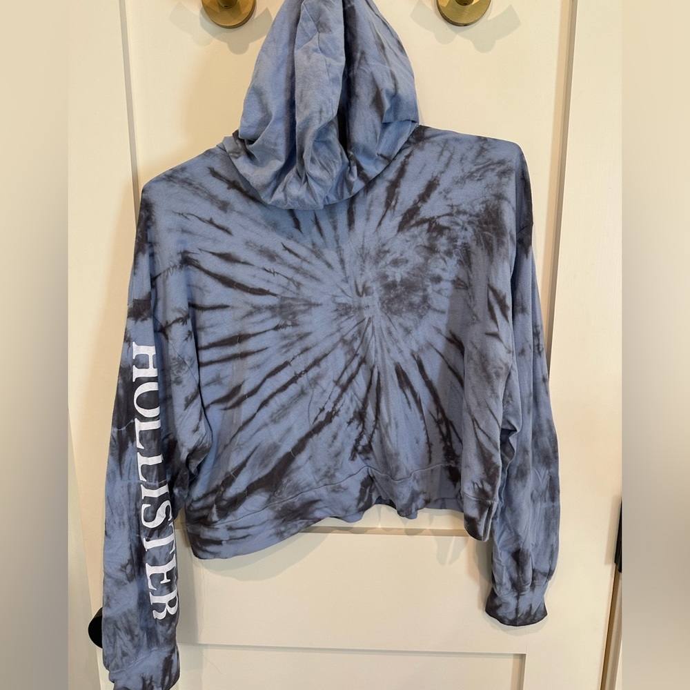 Hollister tie-dye crop hoodie size L